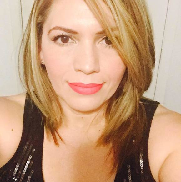 Poshmark profile picture for @eventura